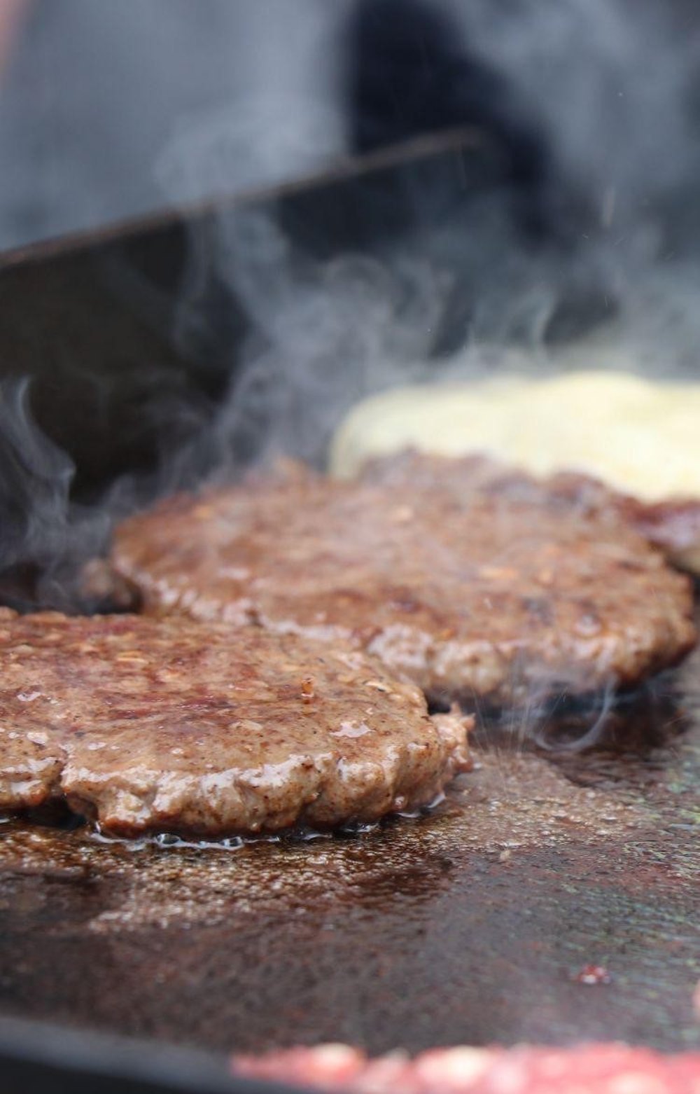 Burgerpatty am Grill